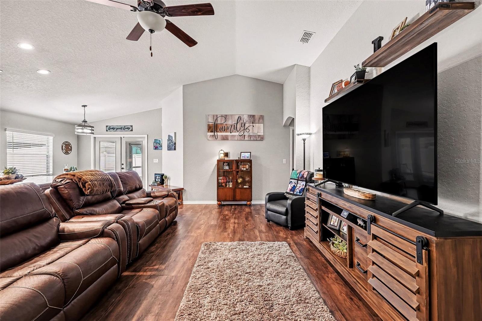 647 LORIENT DR, EAGLE LAKE, FL, 33839