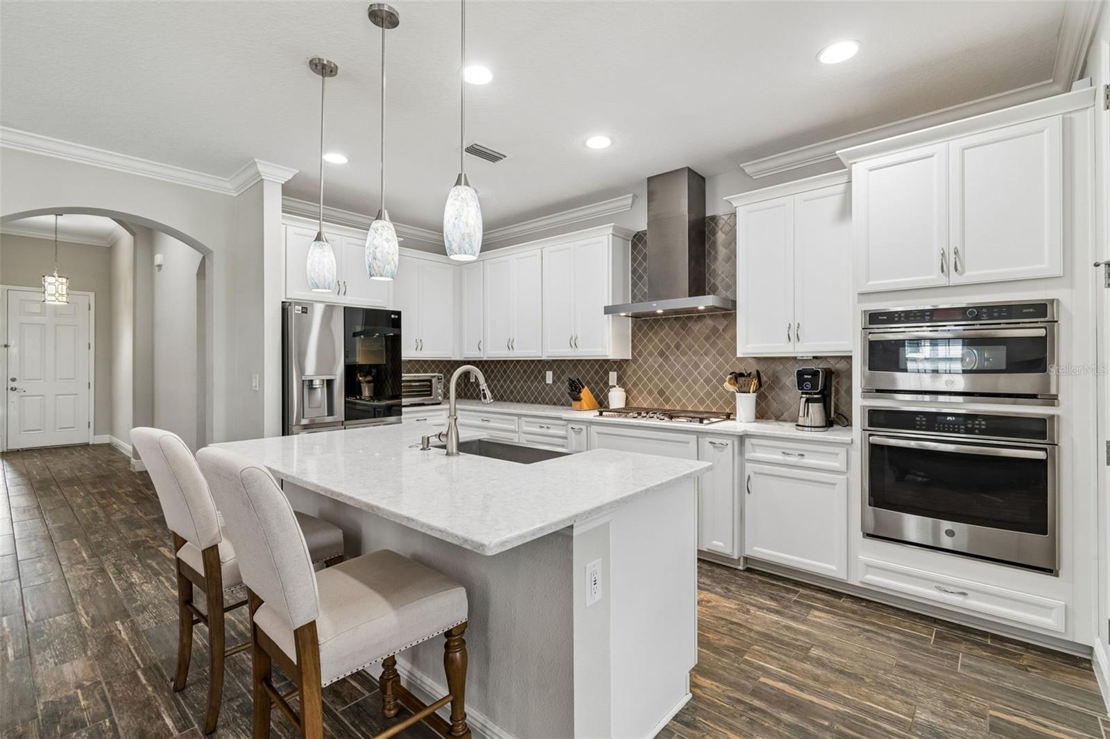 7426 SUNGOLD MEADOW CT, APOLLO BEACH, FL, 33572