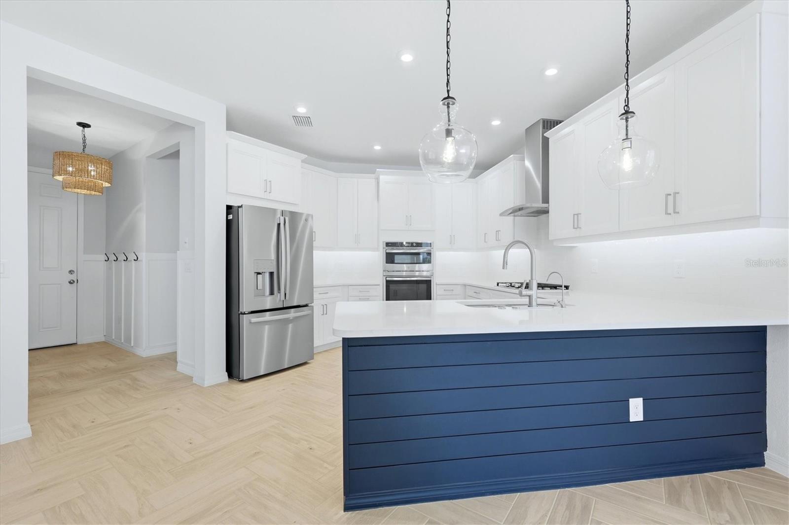 8212 SHOOTING STAR RD, SARASOTA, FL, 34241