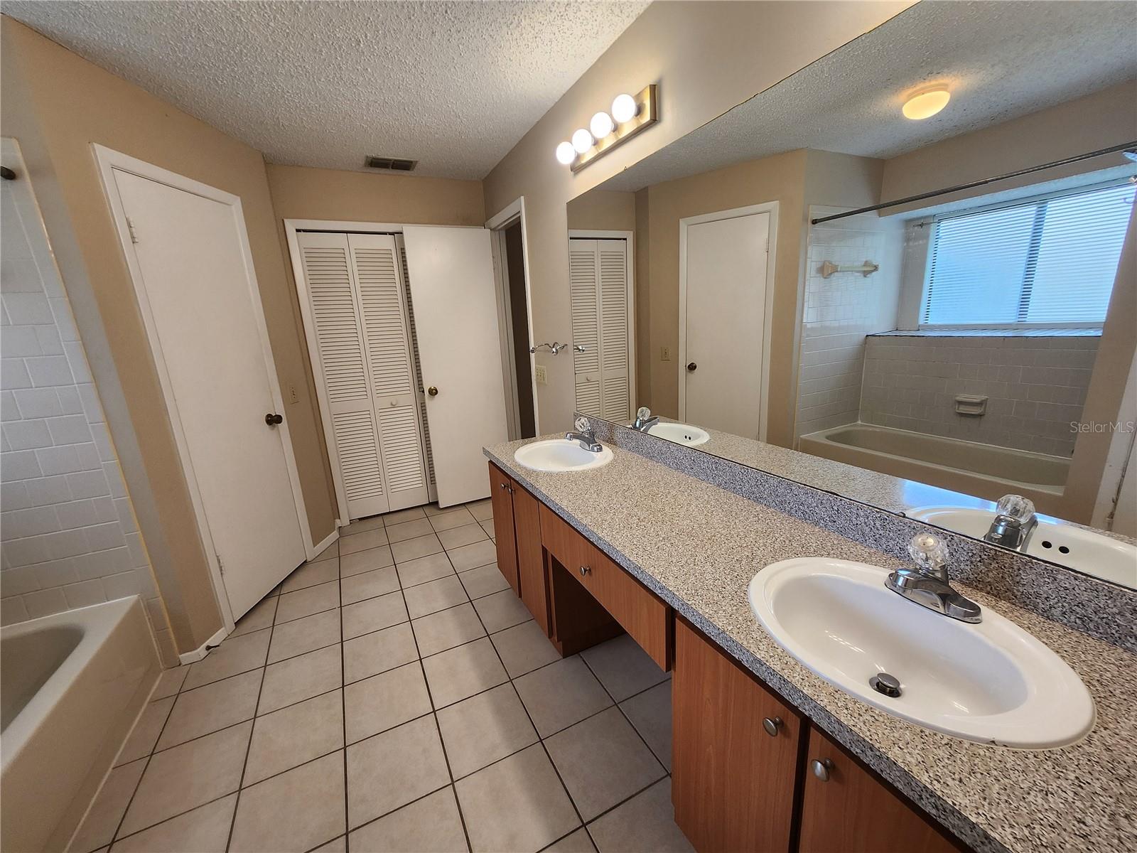 1904 FIRETHORN CT, BRANDON, FL, 33511