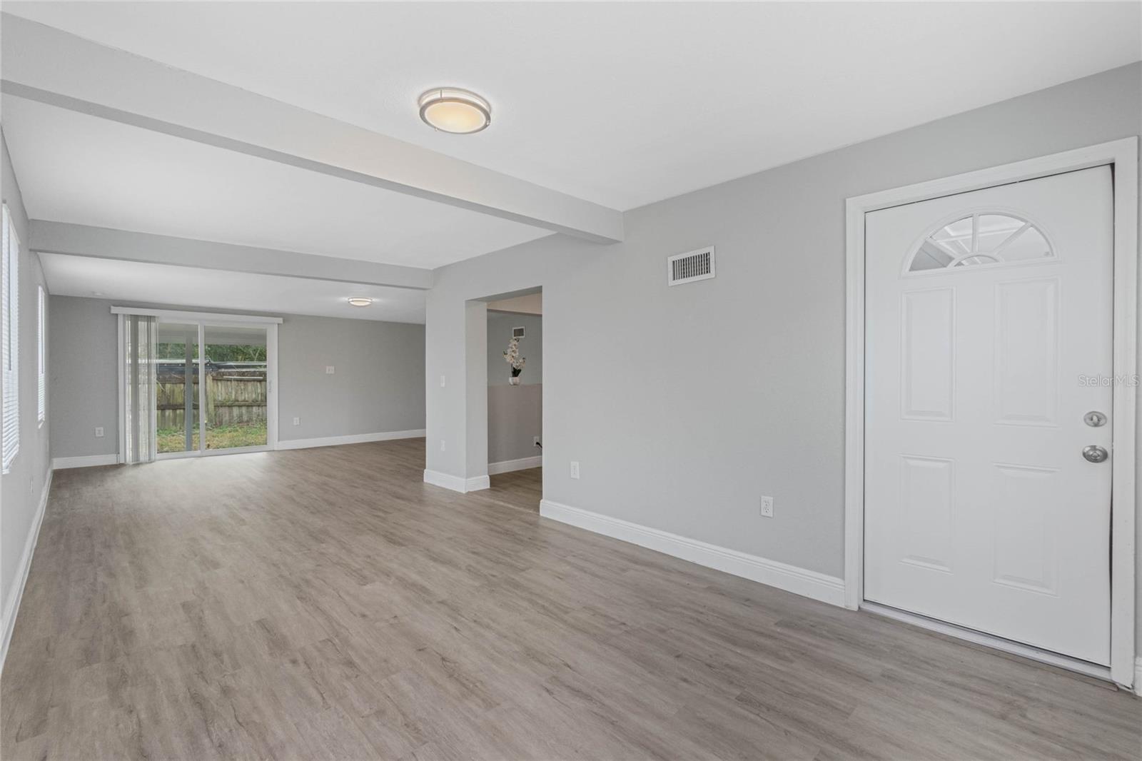1090 EMERALD DR, MOUNT DORA, FL, 32757