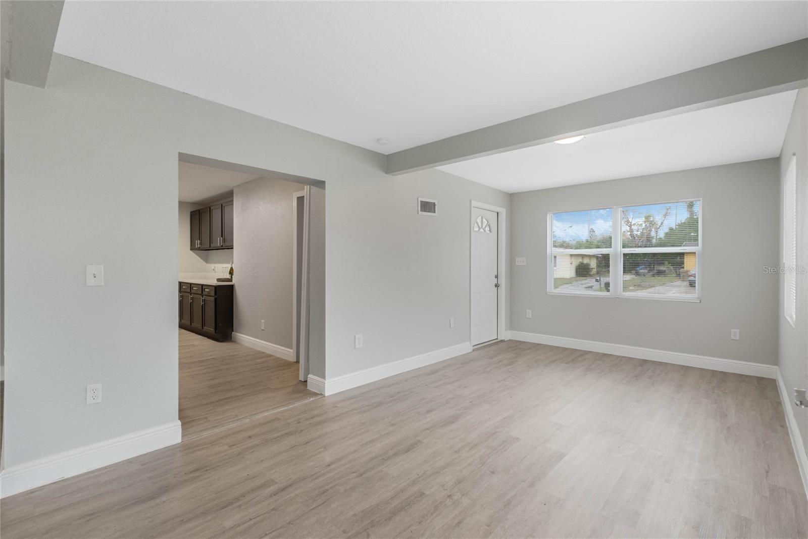 1090 EMERALD DR, MOUNT DORA, FL, 32757