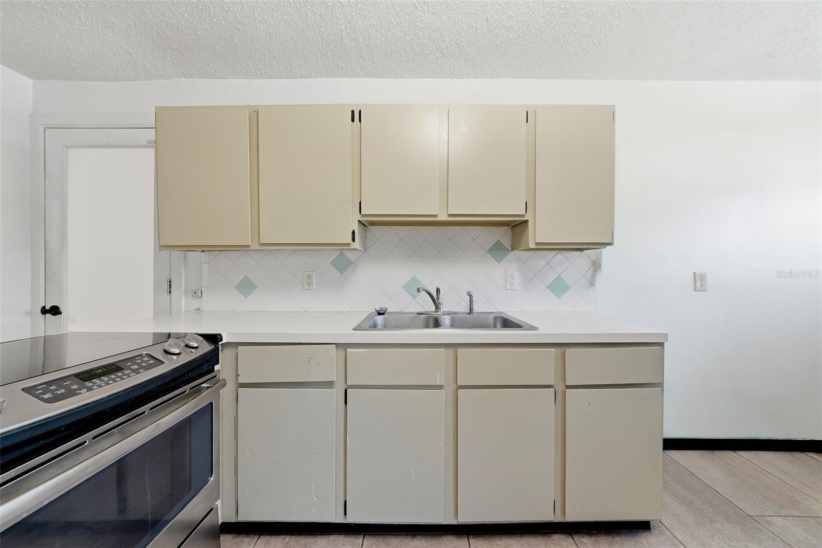 3133 BAY LN, CLEARWATER, FL, 33759