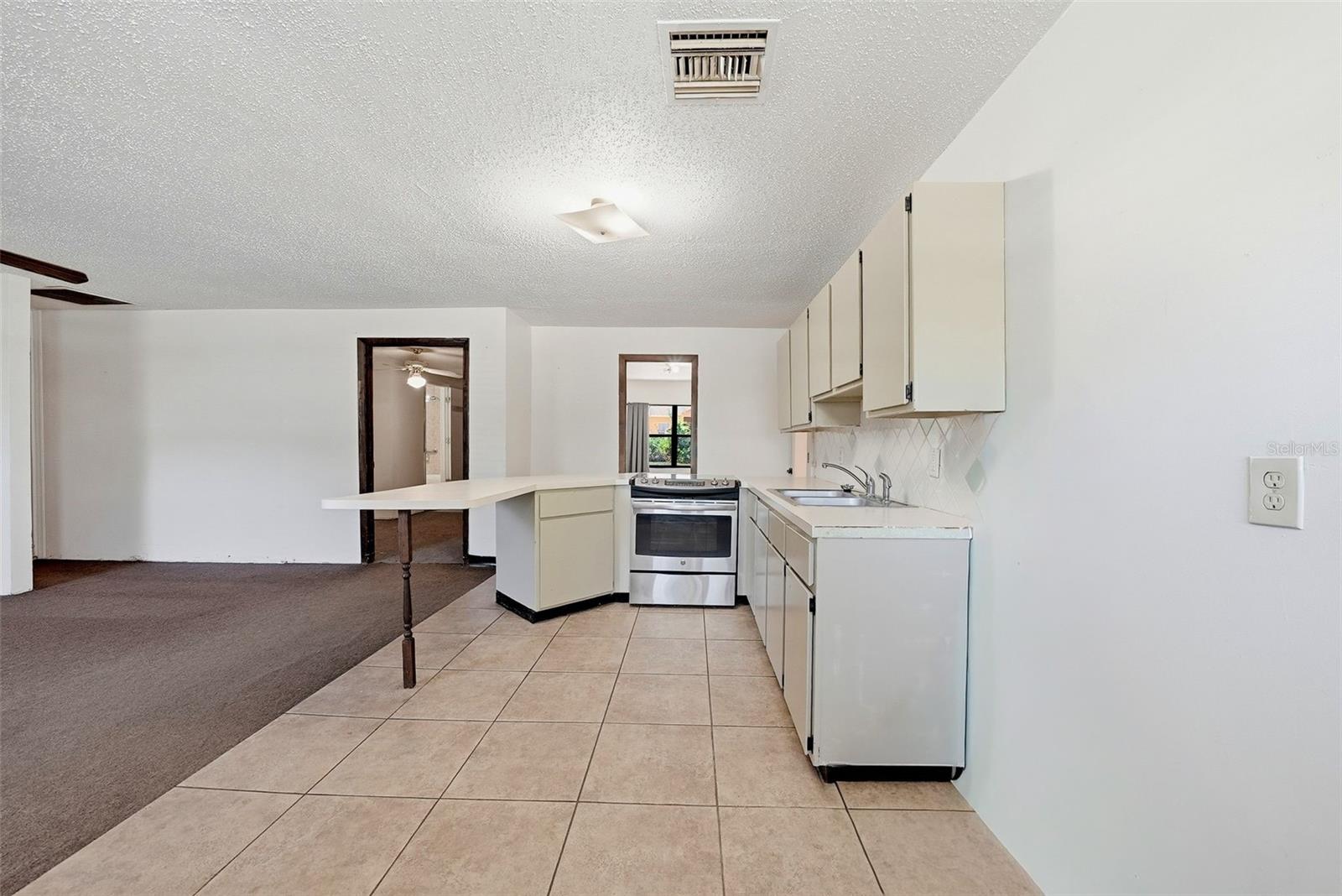 3133 BAY LN, CLEARWATER, FL, 33759