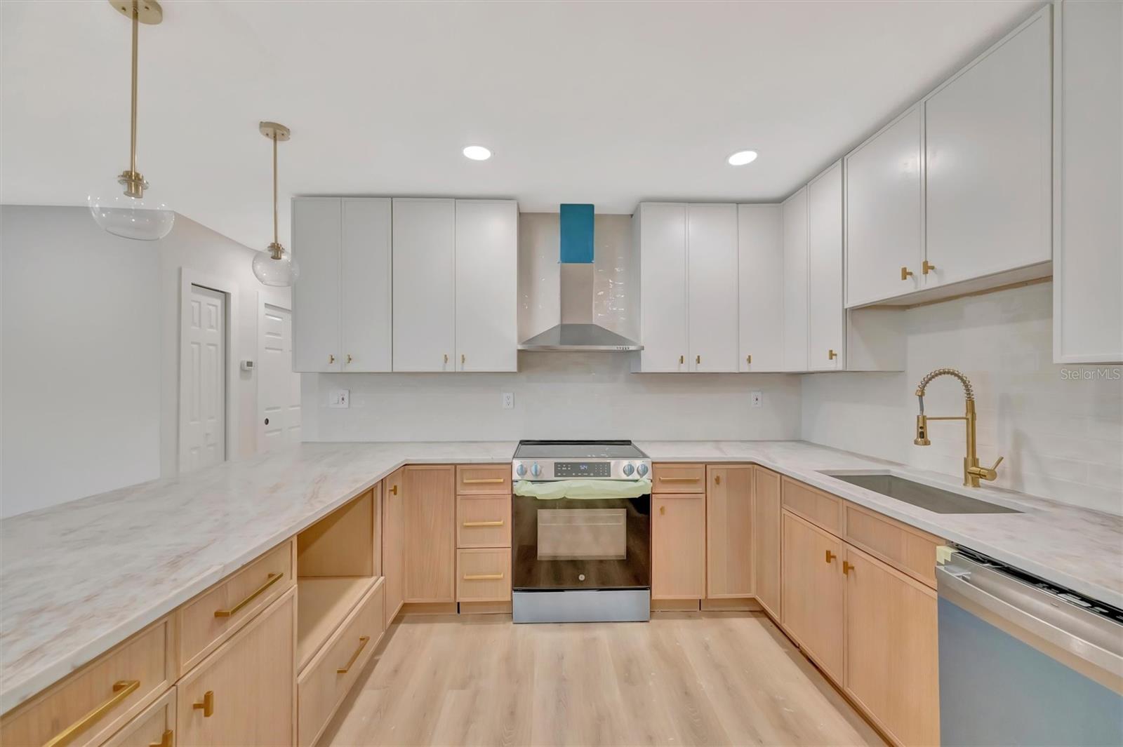 2705 SUNNYSIDE ST, SARASOTA, FL, 34239