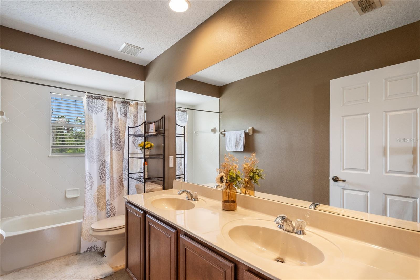 2849 CURVING OAKS WAY, ORLANDO, FL, 32820