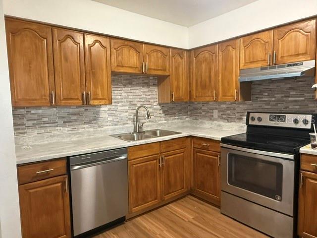 13915 FLETCHERS MILL DR, TAMPA, FL, 33613
