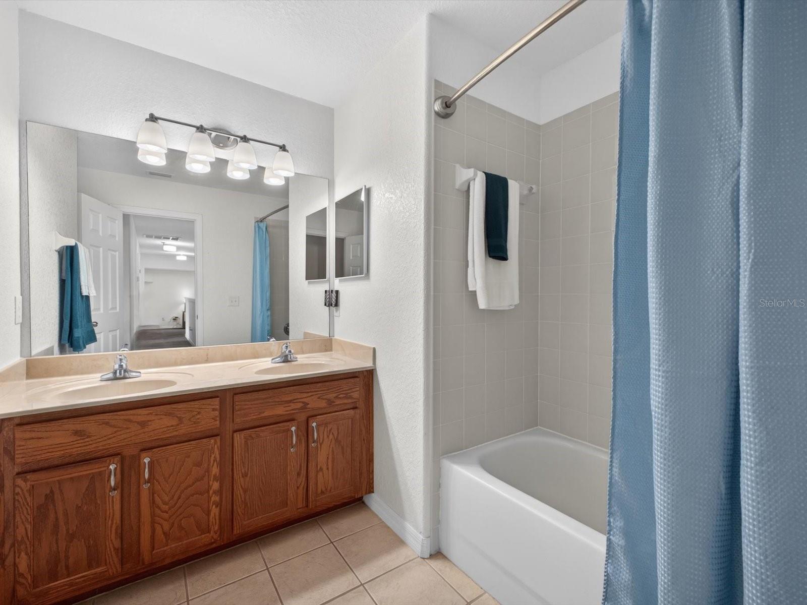 2596 SAND HILL POINT CIR, DAVENPORT, FL, 33837