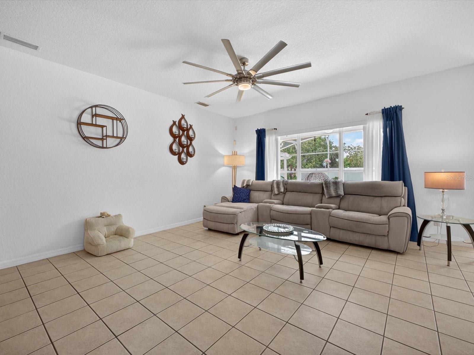 2596 SAND HILL POINT CIR, DAVENPORT, FL, 33837