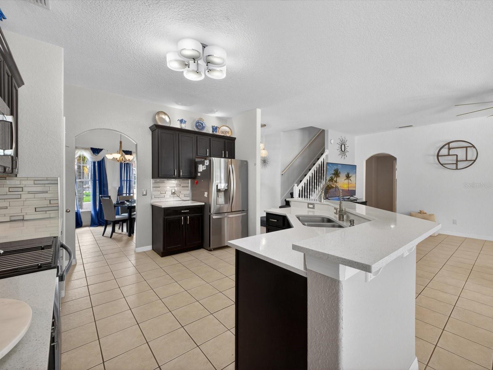2596 SAND HILL POINT CIR, DAVENPORT, FL, 33837