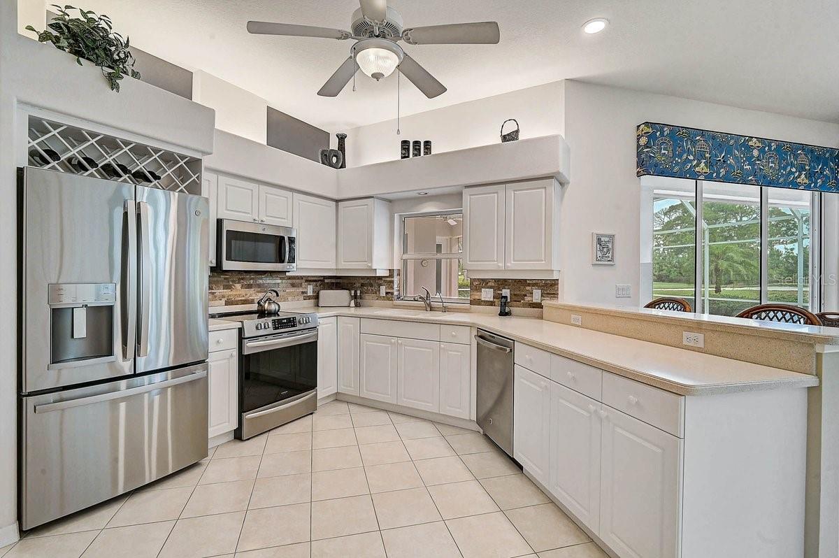 2025 WHITE FEATHER LN, NOKOMIS, FL, 34275