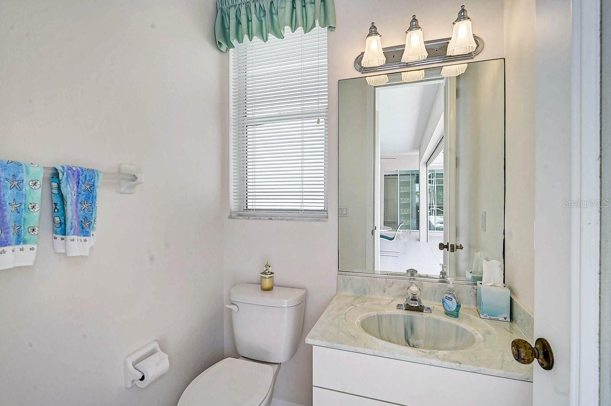 2025 WHITE FEATHER LN, NOKOMIS, FL, 34275
