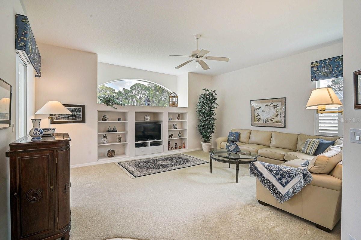 2025 WHITE FEATHER LN, NOKOMIS, FL, 34275