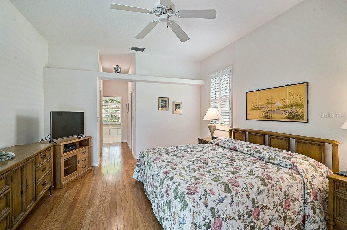 2025 WHITE FEATHER LN, NOKOMIS, FL, 34275