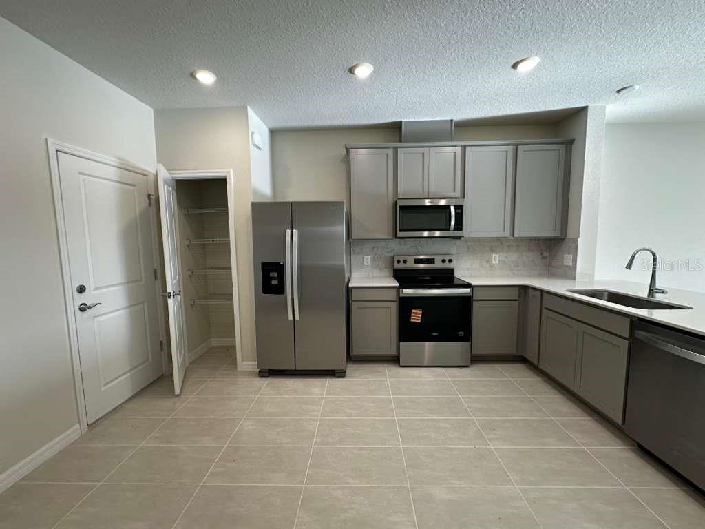 4264 CHESTER SPRINGS BOULEVAD, DAVENPORT, FL, 33837