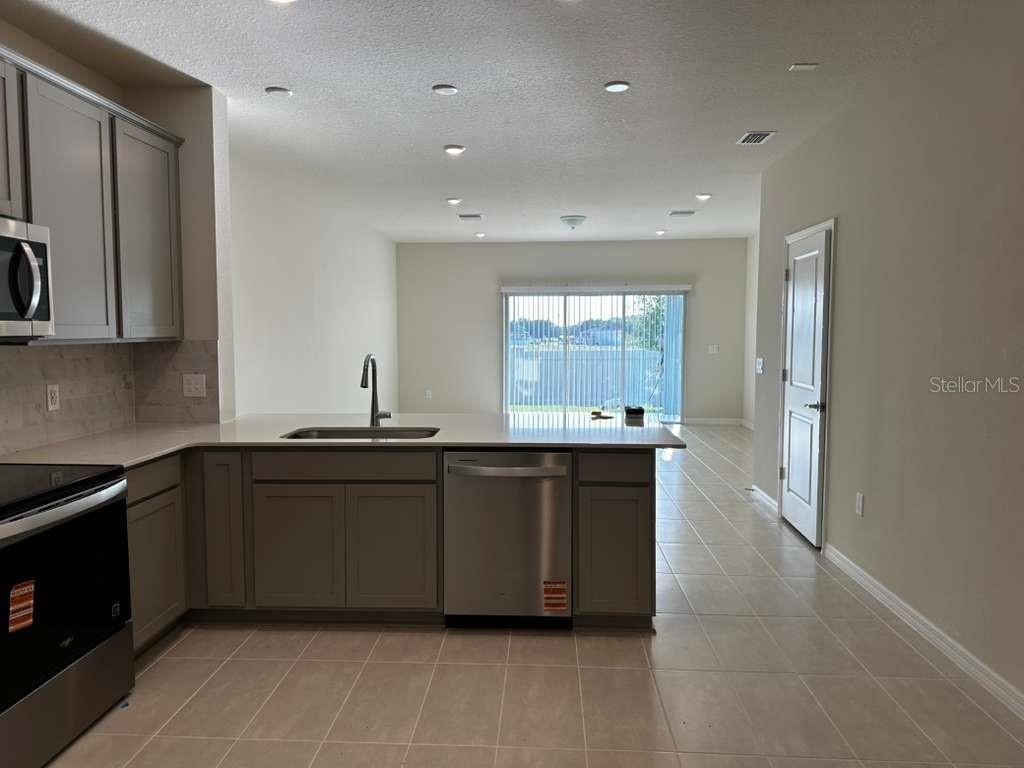 4264 CHESTER SPRINGS BOULEVAD, DAVENPORT, FL, 33837