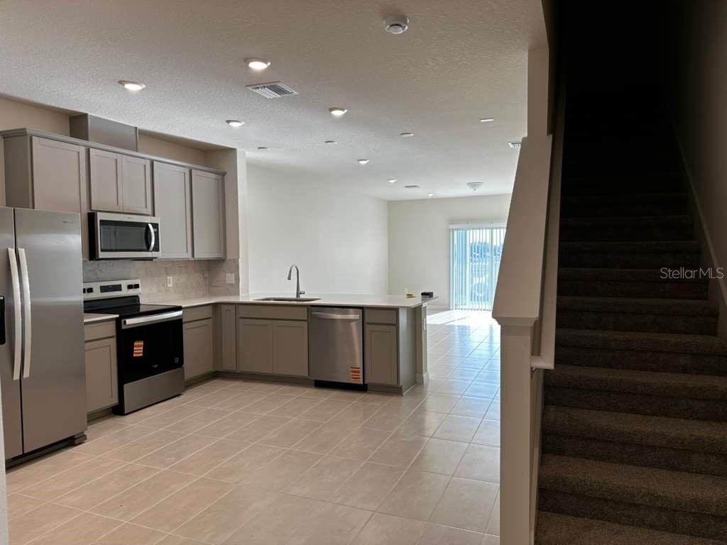 4264 CHESTER SPRINGS BOULEVAD, DAVENPORT, FL, 33837