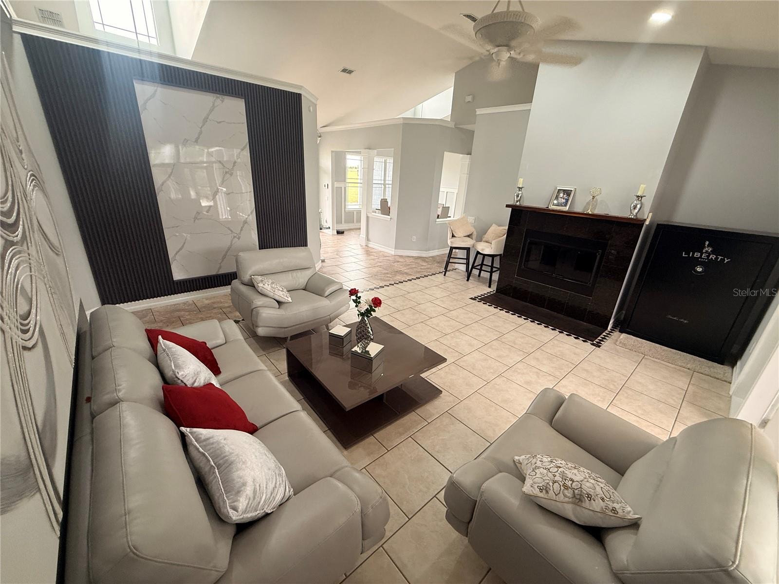 24920 SE HIGHWAY 450, UMATILLA, FL, 32784