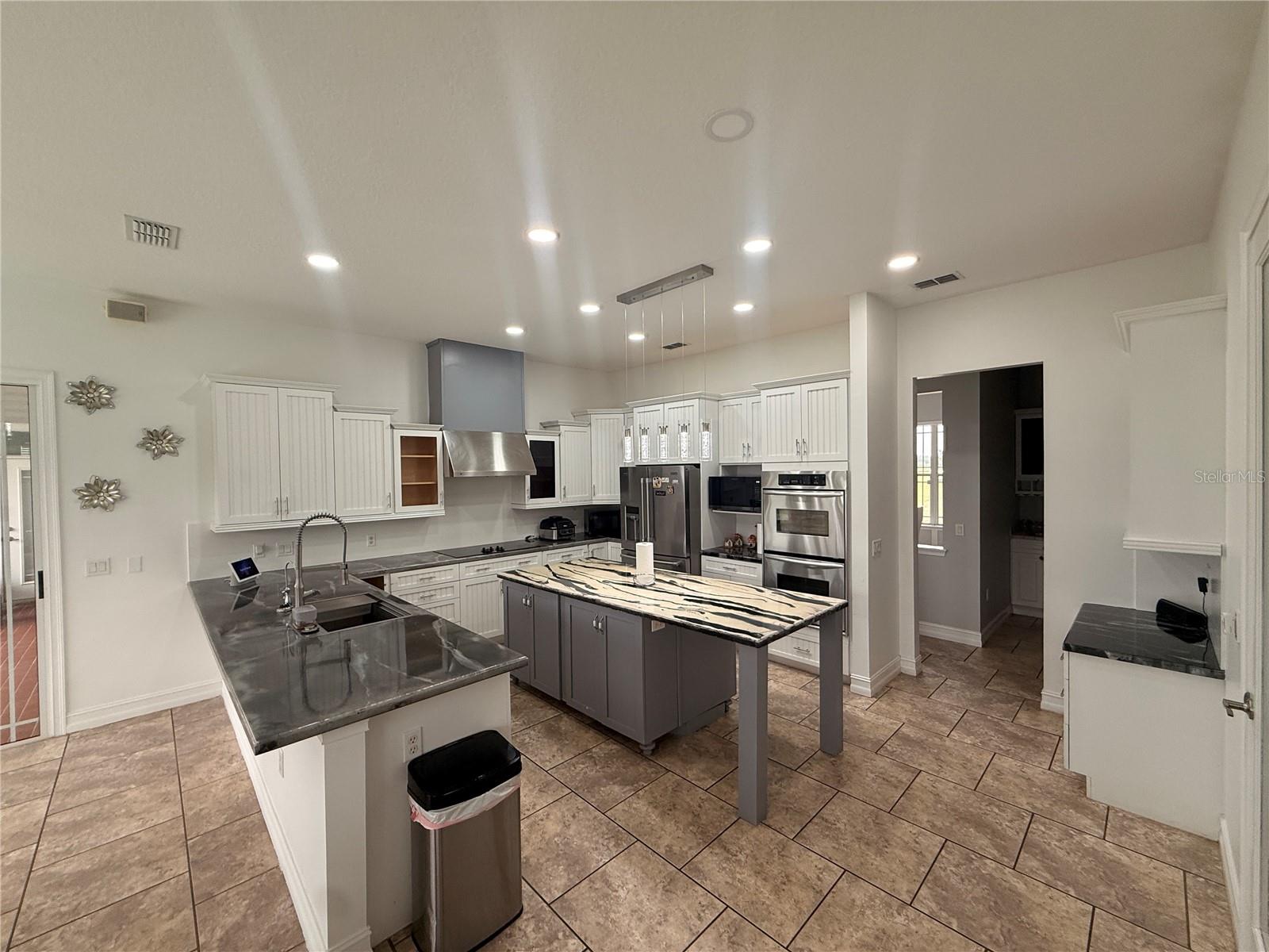 24920 SE HIGHWAY 450, UMATILLA, FL, 32784