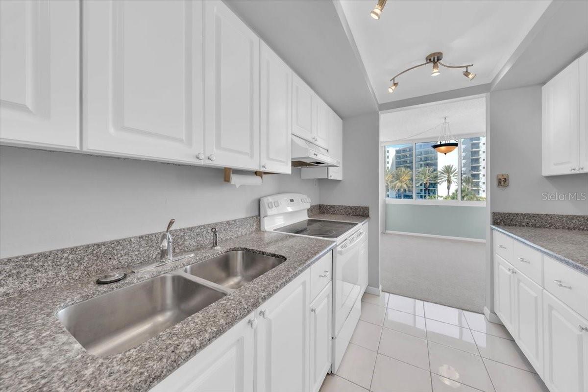 660 ISLAND WAY #301, CLEARWATER BEACH, FL, 33767