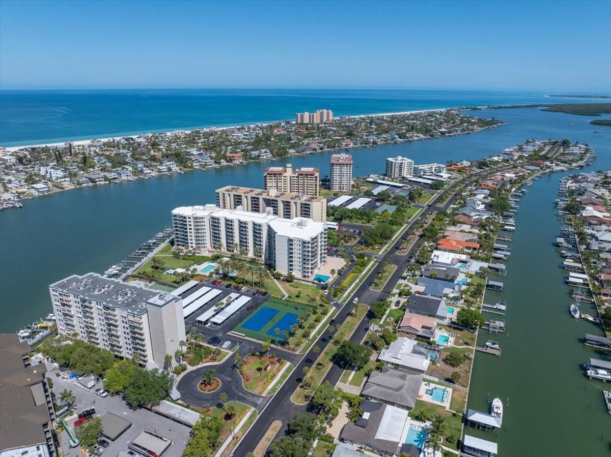 660 ISLAND WAY #301, CLEARWATER BEACH, FL, 33767