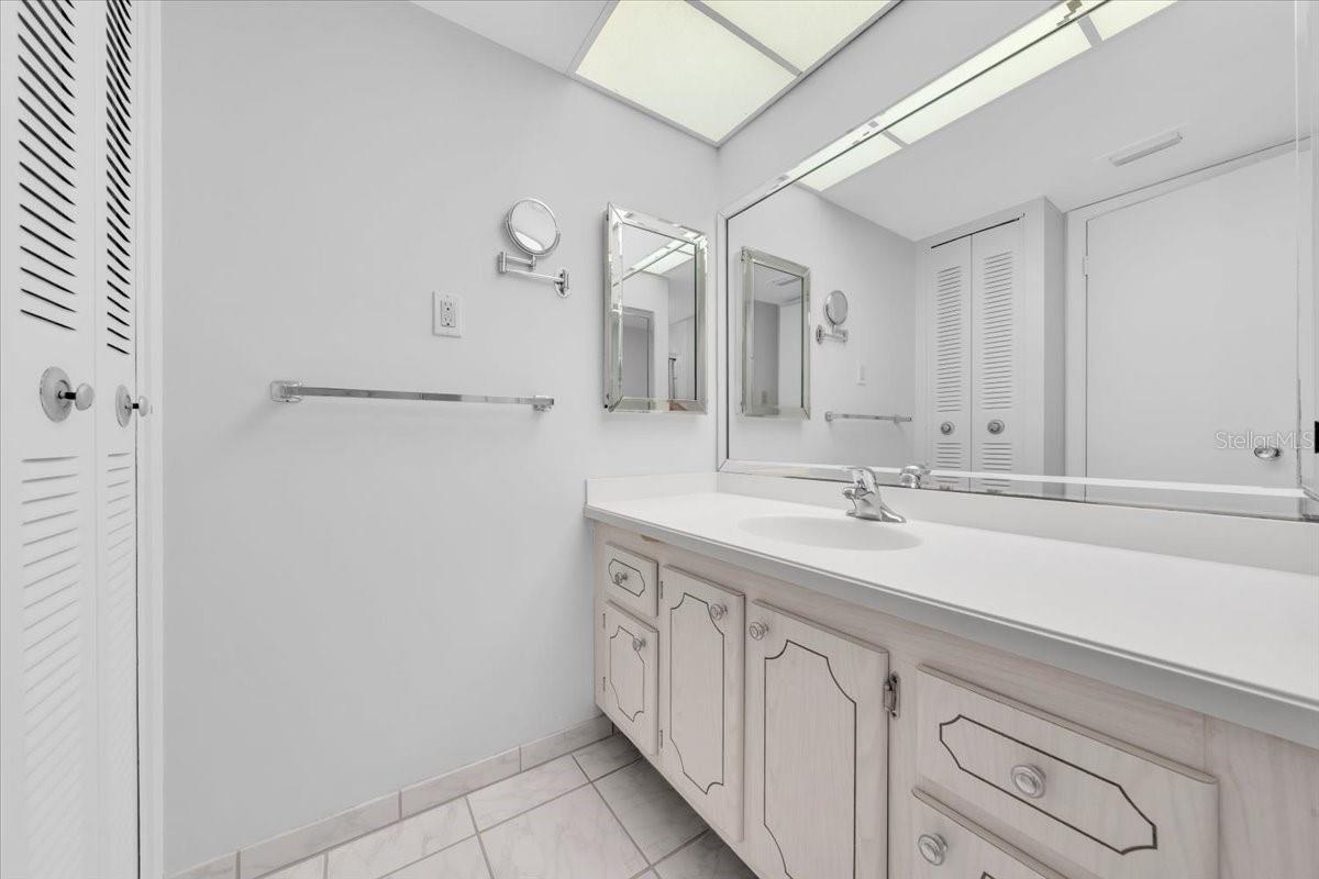660 ISLAND WAY #301, CLEARWATER BEACH, FL, 33767