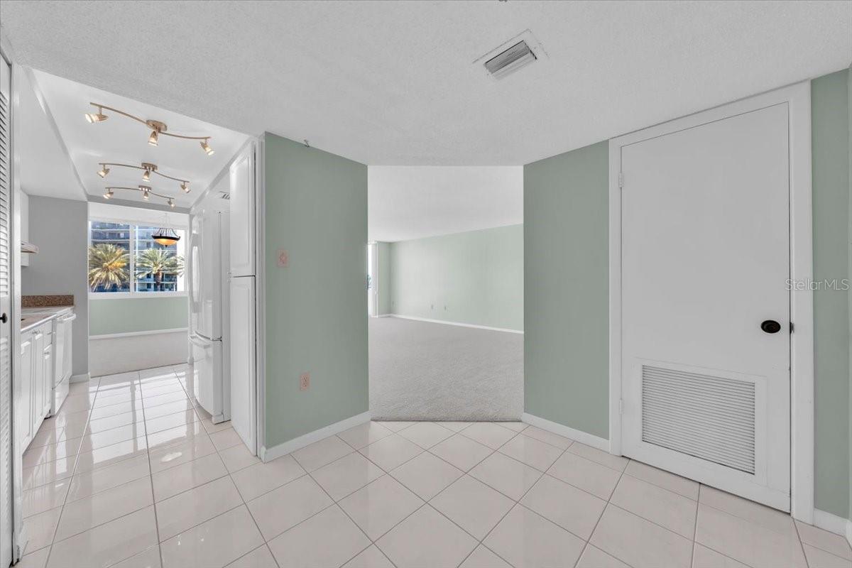 660 ISLAND WAY #301, CLEARWATER BEACH, FL, 33767