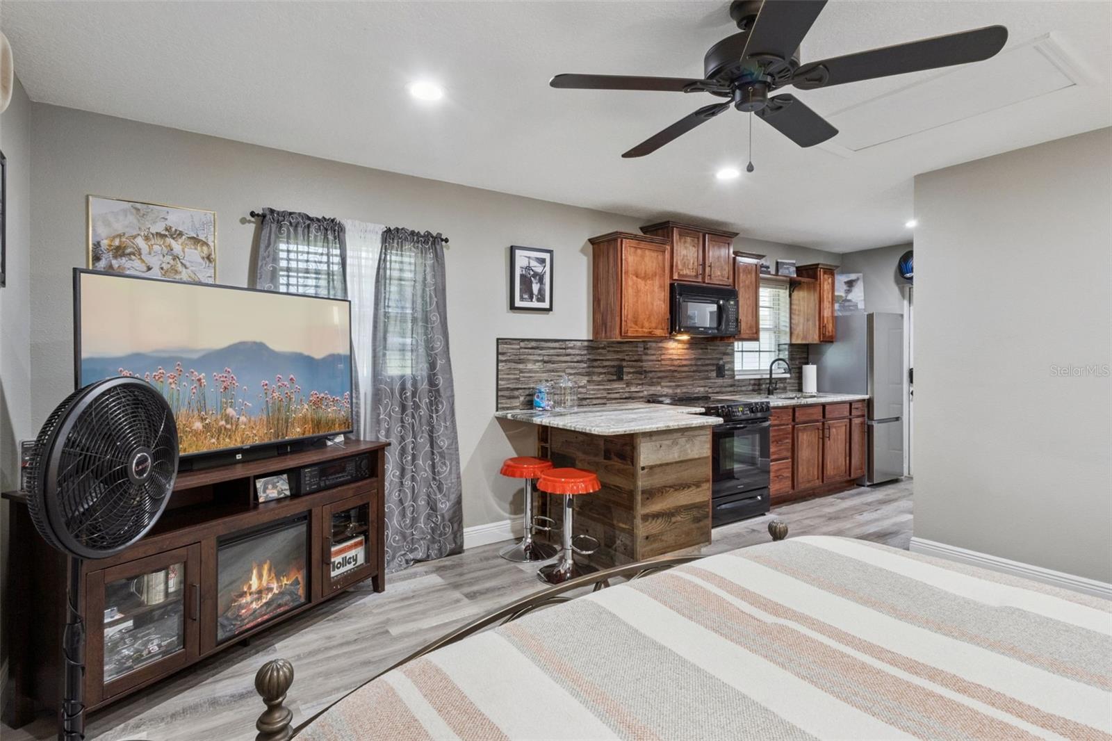 37911 FELKINS RD, LEESBURG, FL, 34788