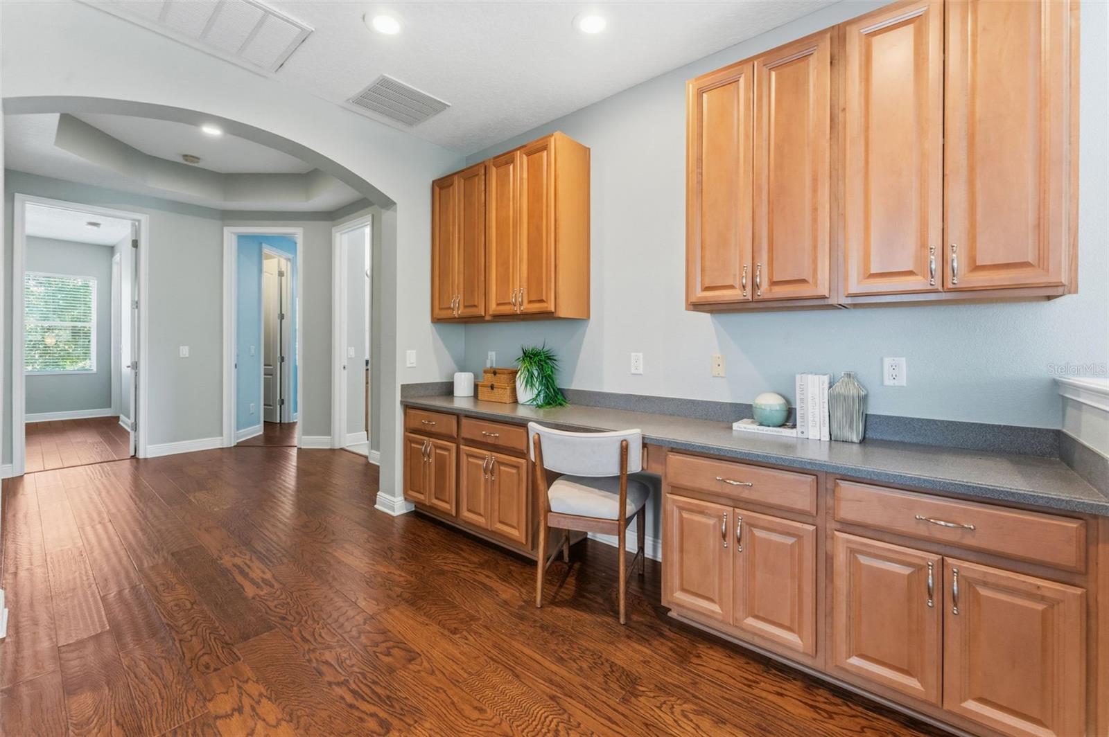 3203 LAKE GREEN CT, TAMPA, FL, 33611