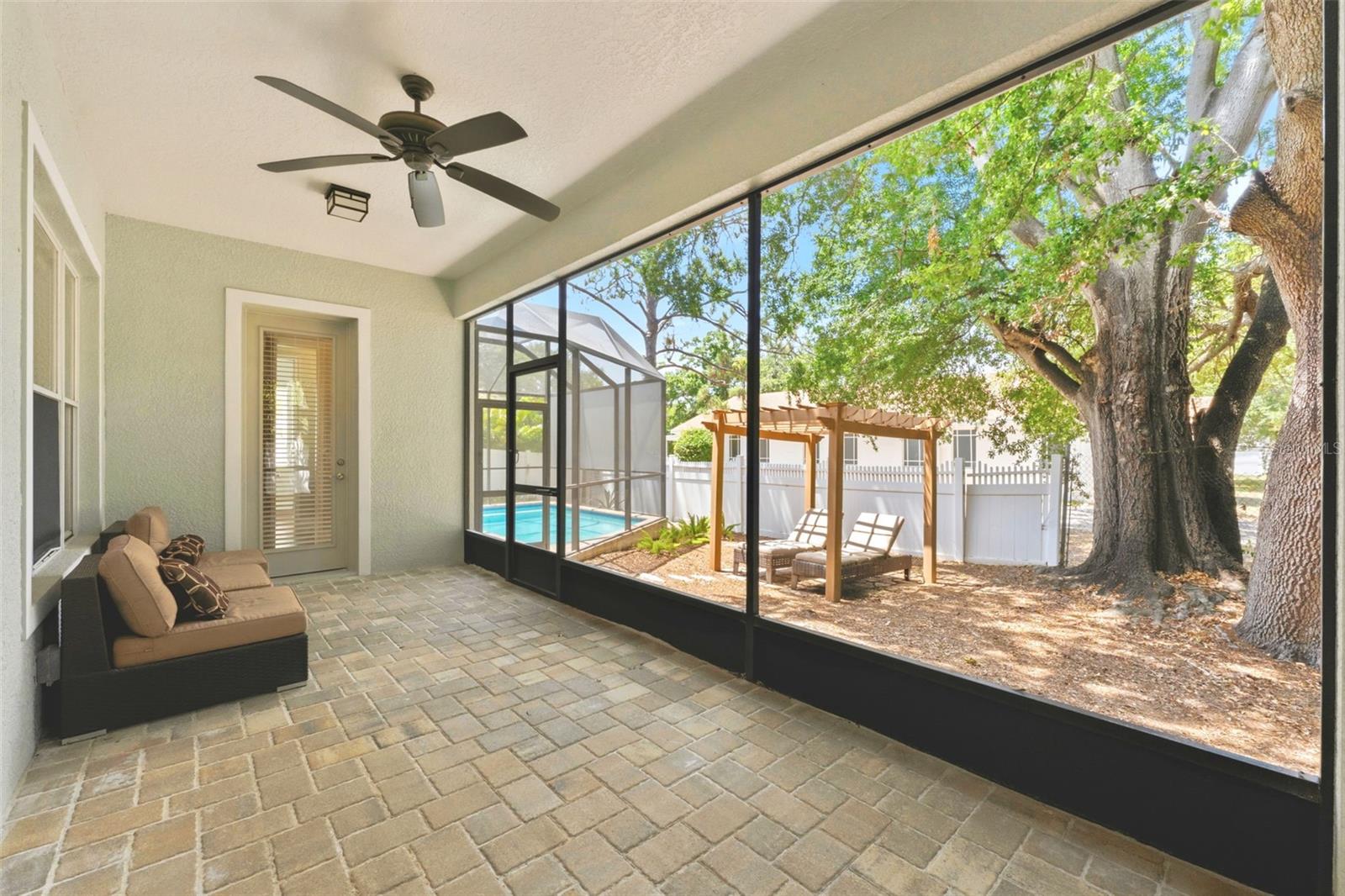 3203 LAKE GREEN CT, TAMPA, FL, 33611