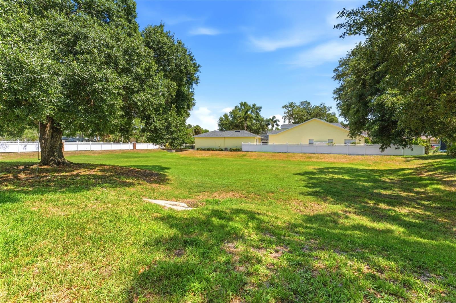 3203 LAKE GREEN CT, TAMPA, FL, 33611