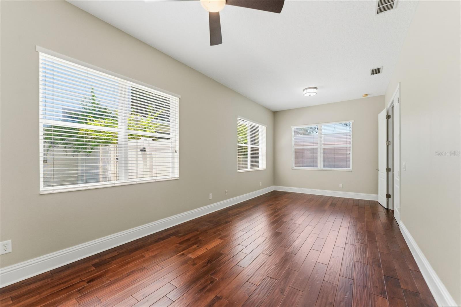 3203 LAKE GREEN CT, TAMPA, FL, 33611