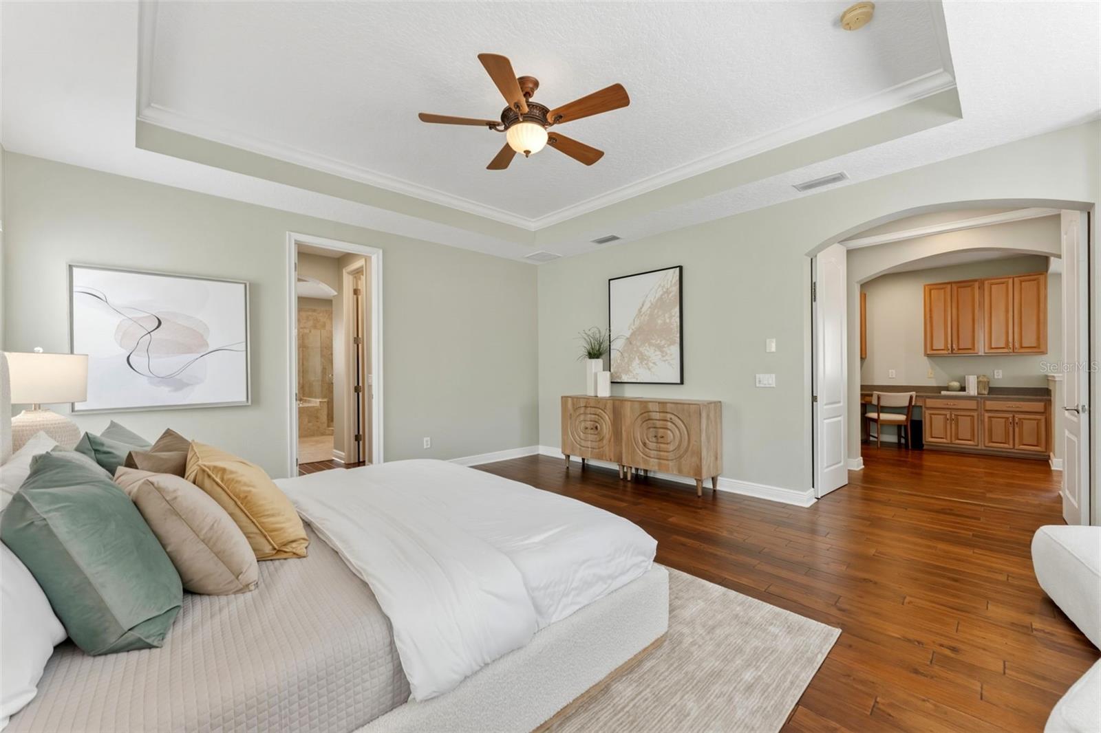 3203 LAKE GREEN CT, TAMPA, FL, 33611
