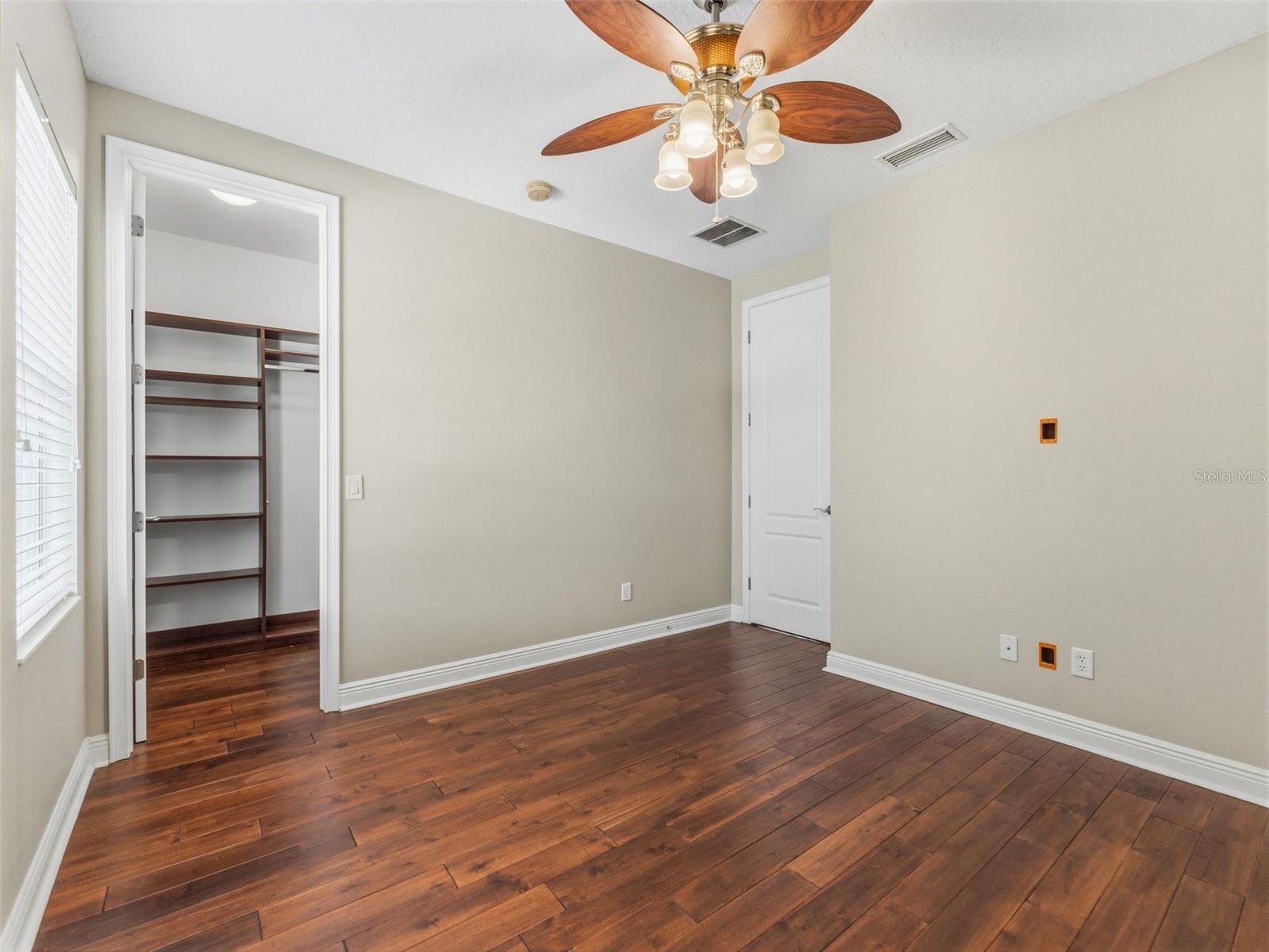 3203 LAKE GREEN CT, TAMPA, FL, 33611