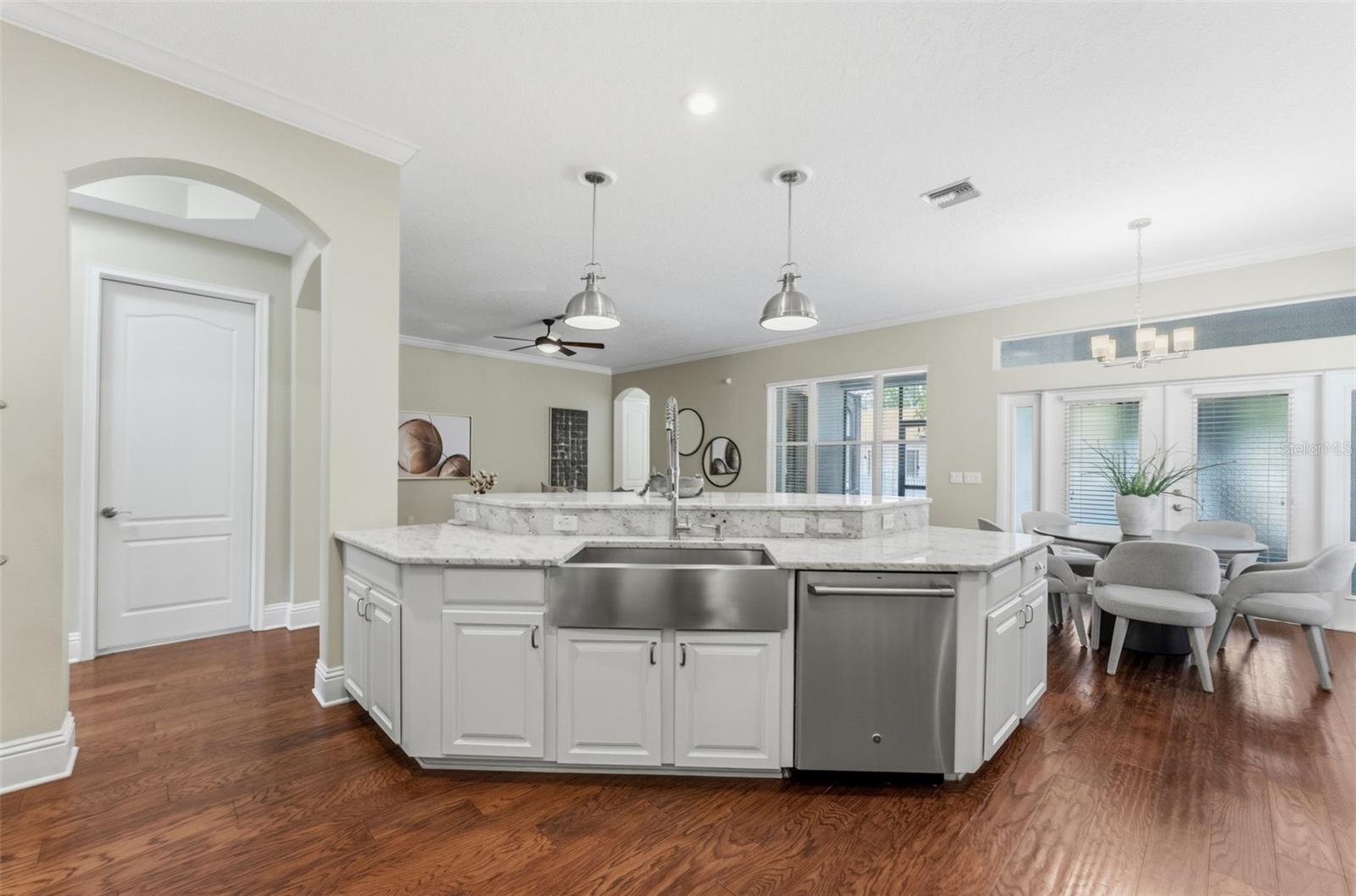 3203 LAKE GREEN CT, TAMPA, FL, 33611