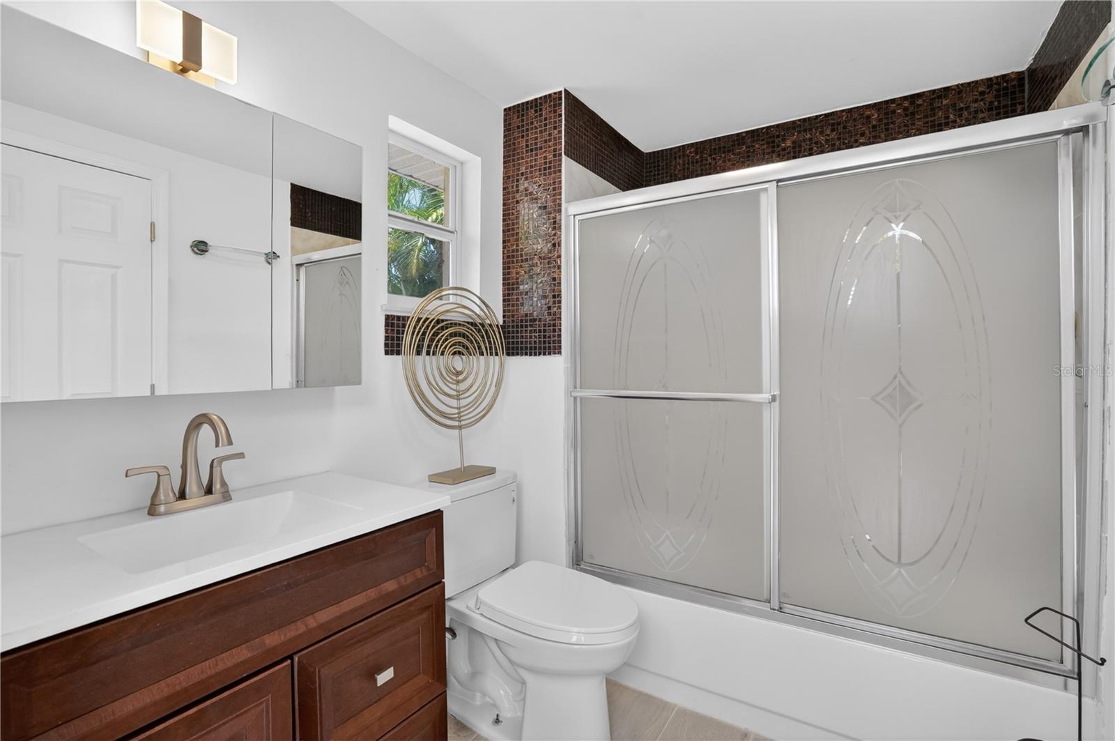 2403 VERMONT AVE E, BRADENTON, FL, 34208