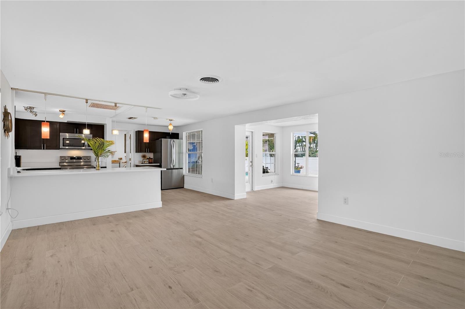 2403 VERMONT AVE E, BRADENTON, FL, 34208