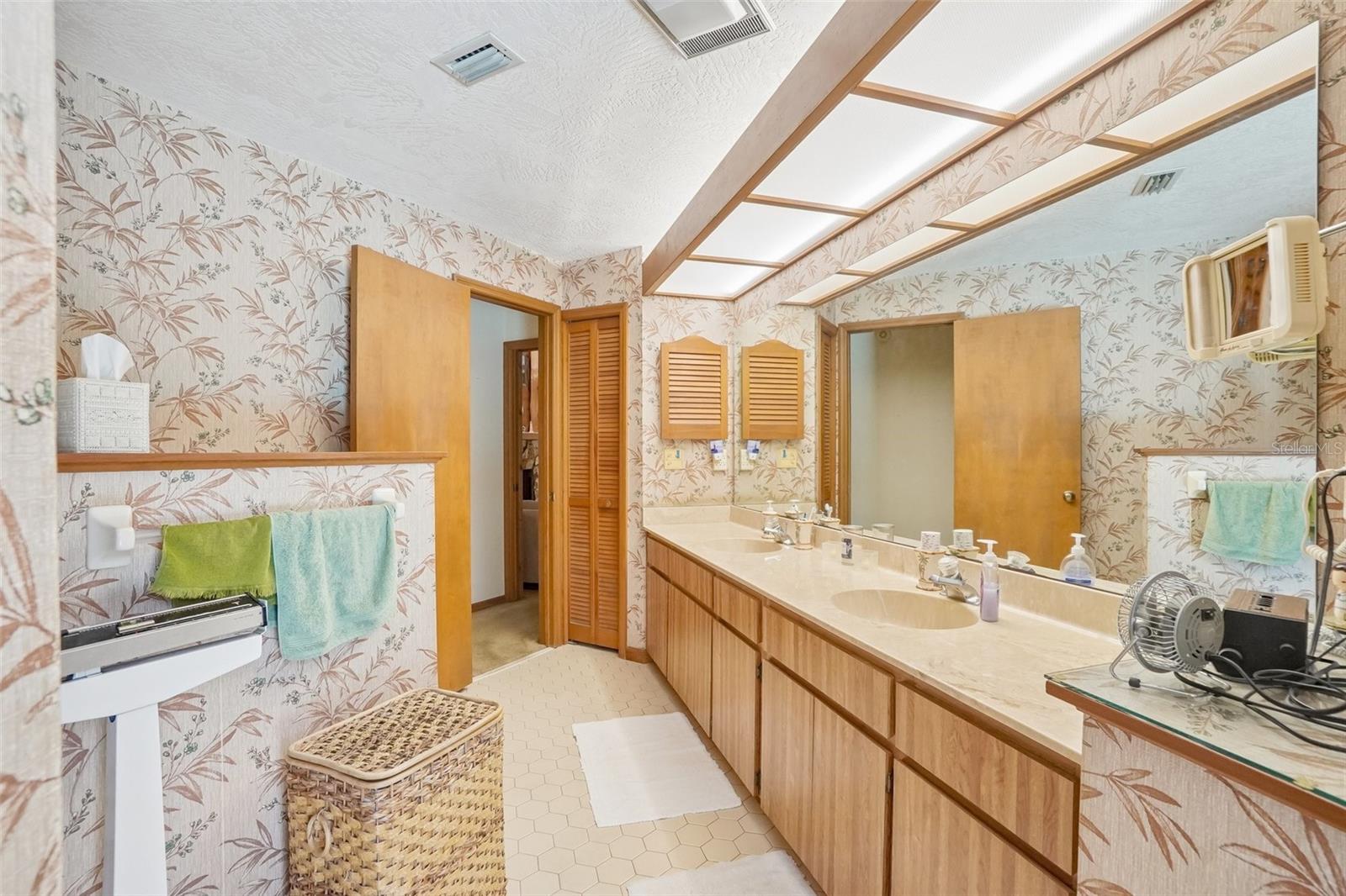 1168 ENISWOOD PKWY, PALM HARBOR, FL, 34683