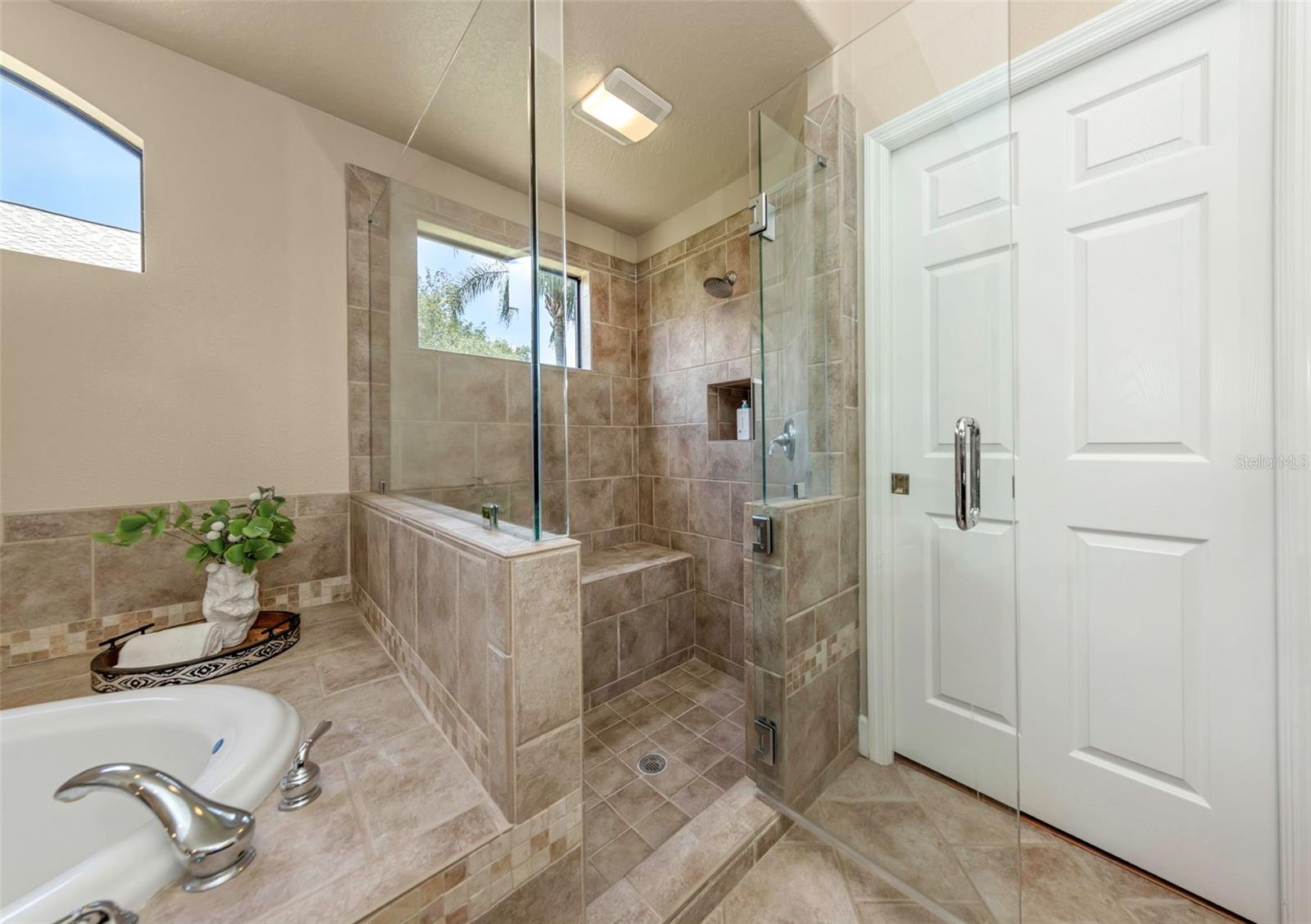 3675 JANUS WAY, PALM HARBOR, FL, 34685