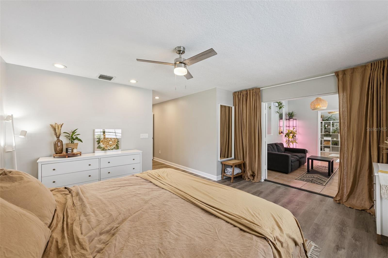 8617 AMBER OAK CT, ORLANDO, FL, 32817