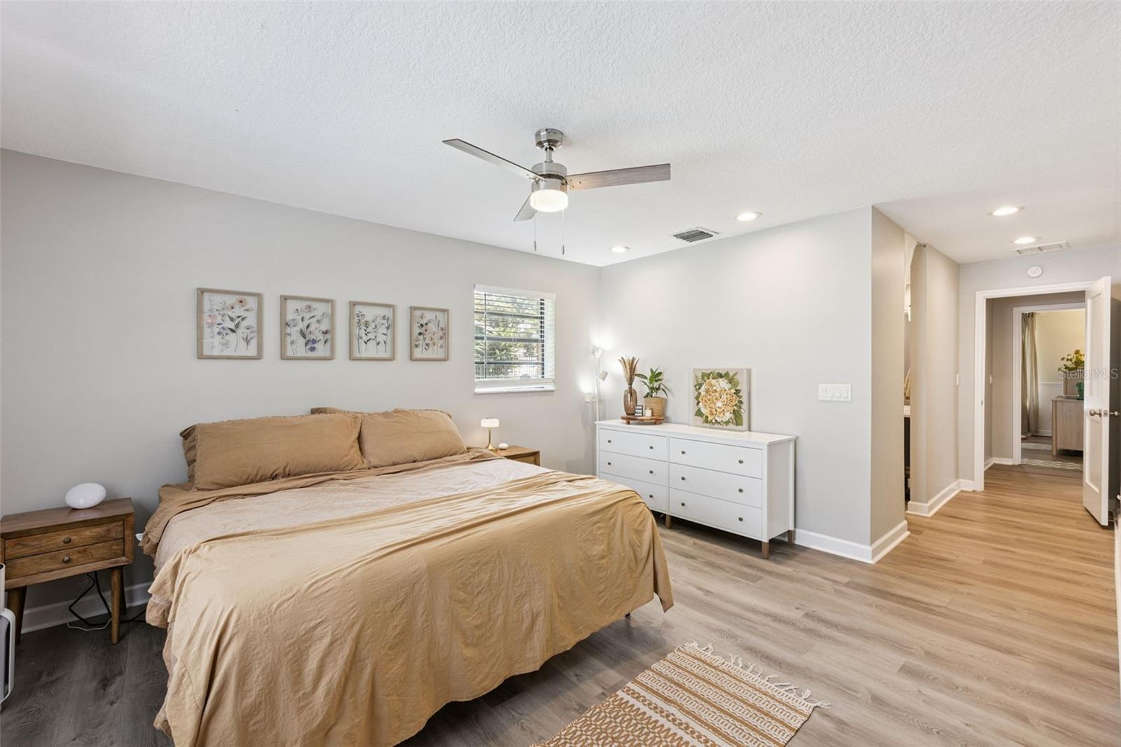 8617 AMBER OAK CT, ORLANDO, FL, 32817