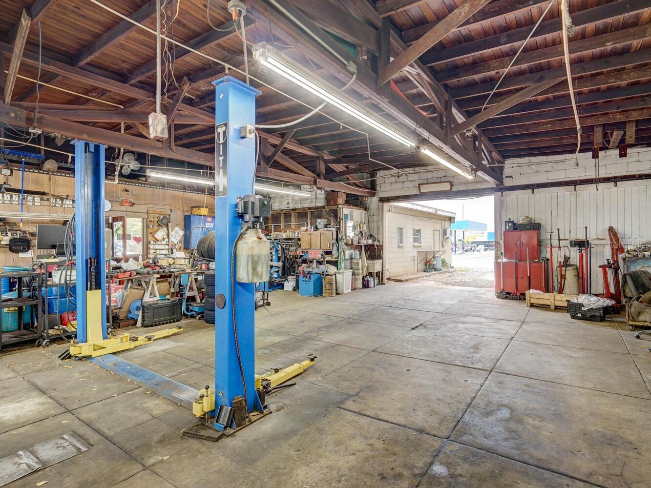 6118 GRAND BLVD, NEW PORT RICHEY, FL, 34652