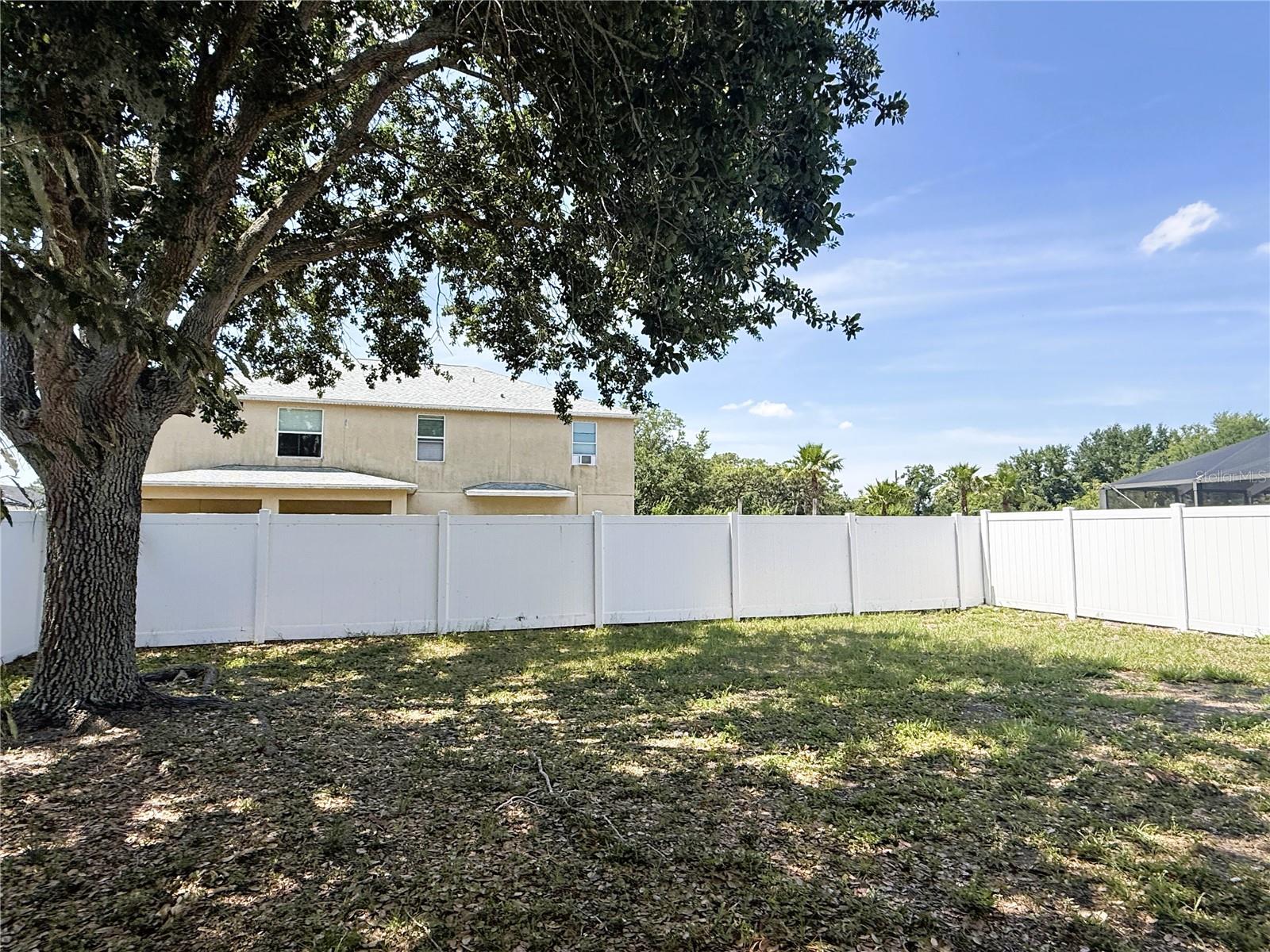 2345 ROANOKE SPRINGS DR, RUSKIN, FL, 33570