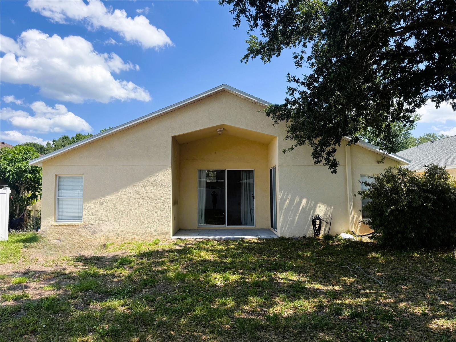 2345 ROANOKE SPRINGS DR, RUSKIN, FL, 33570