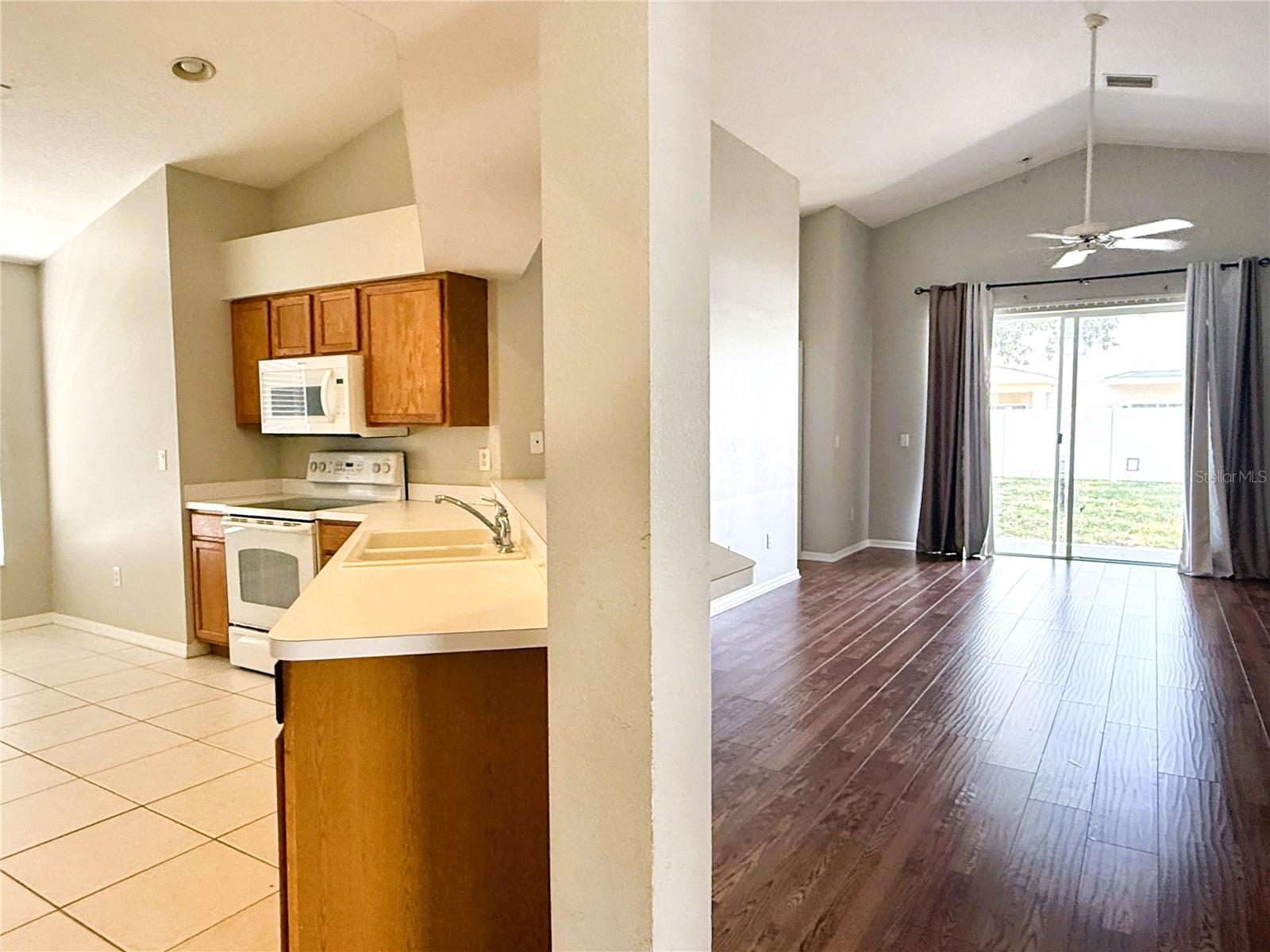 2345 ROANOKE SPRINGS DR, RUSKIN, FL, 33570