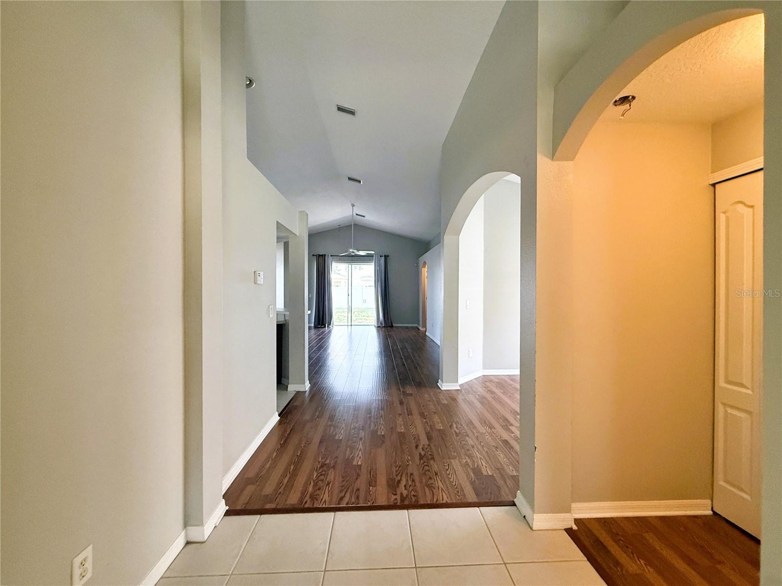 2345 ROANOKE SPRINGS DR, RUSKIN, FL, 33570