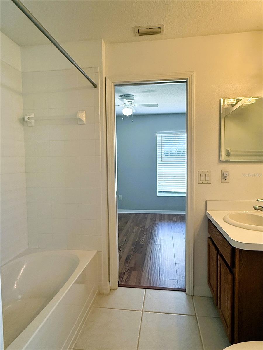 2345 ROANOKE SPRINGS DR, RUSKIN, FL, 33570