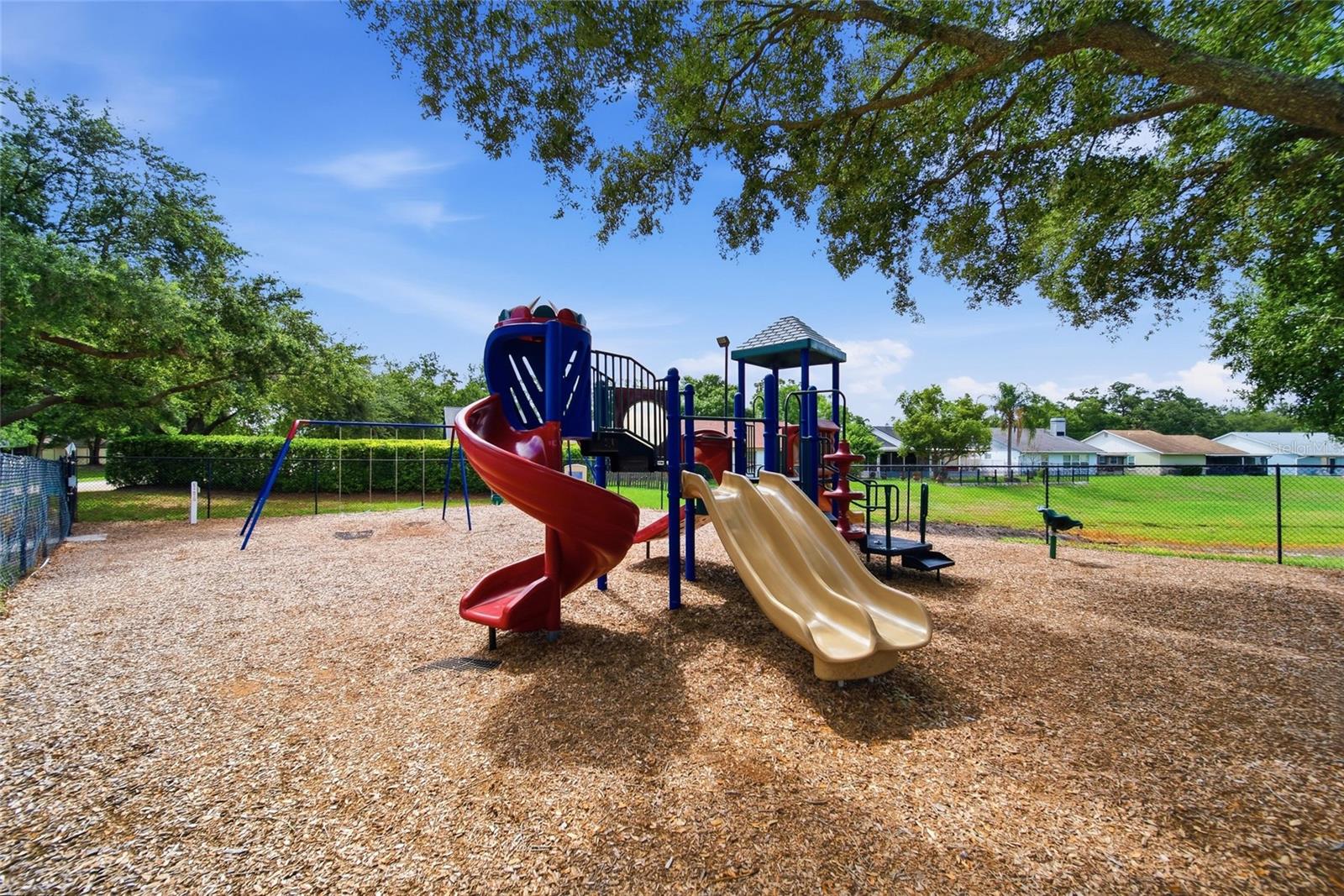 1621 SPINNING WHEEL DR, LUTZ, FL, 33559