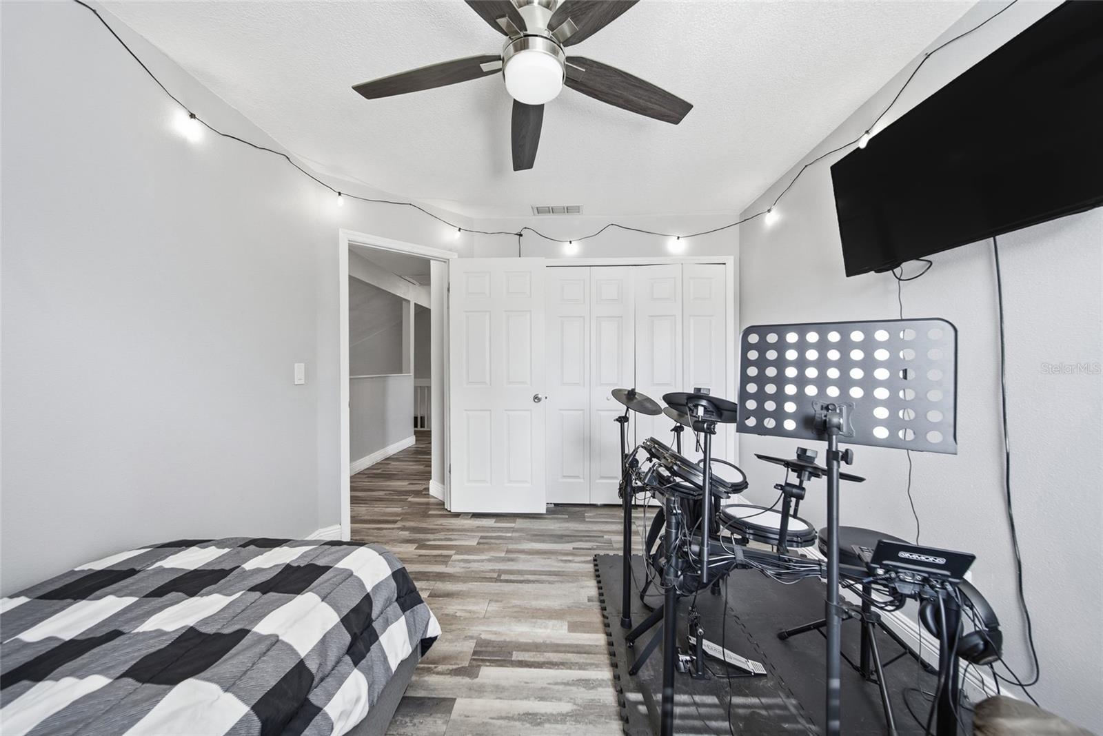 1621 SPINNING WHEEL DR, LUTZ, FL, 33559