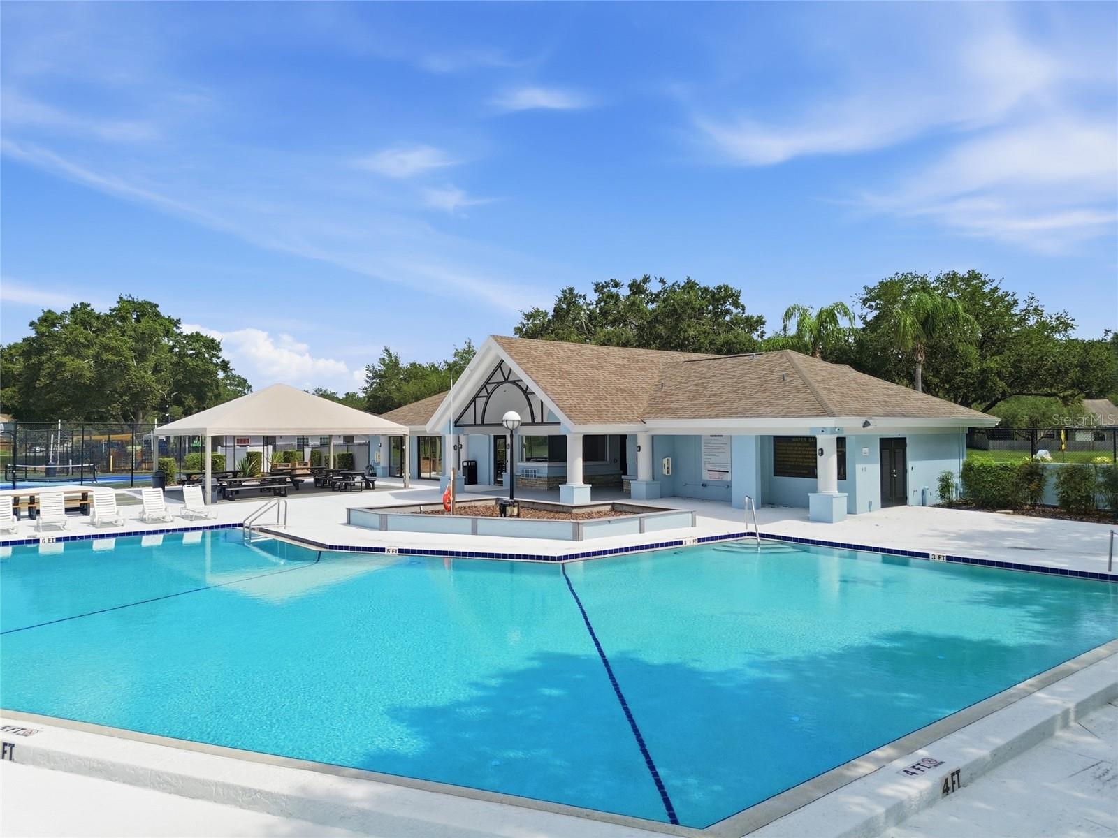 1621 SPINNING WHEEL DR, LUTZ, FL, 33559